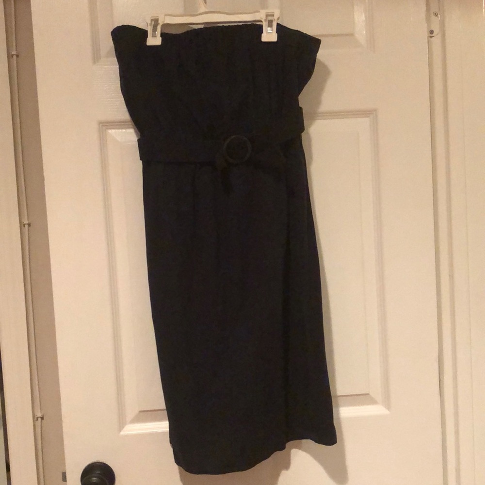 Strapless black dress with belt
